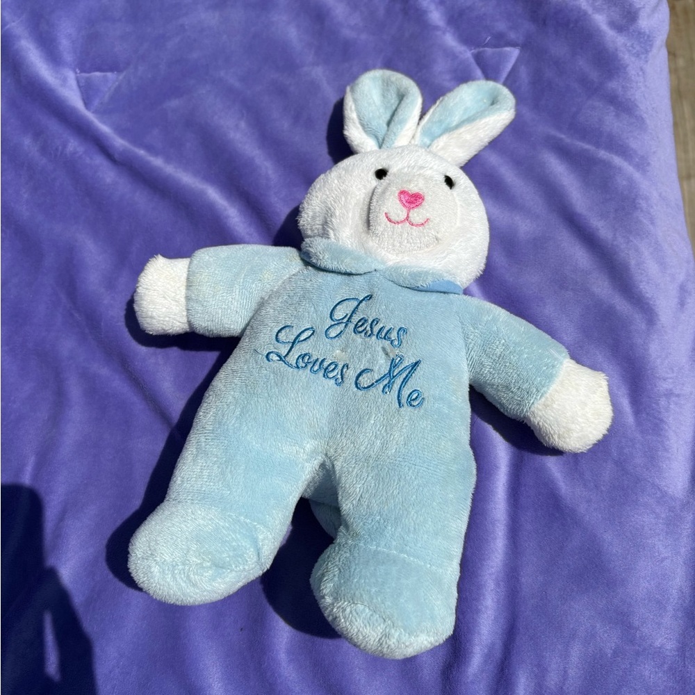 Vintage Dan Dee Plush Bunny – “Jesus Loves Me” Musical Toy like new SINGS